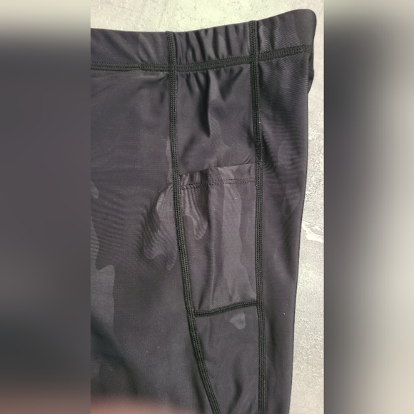 EVER FORWARD APPAREL Men's Athletic Shorts Size Large in black camouflage - Picture 4 of 7